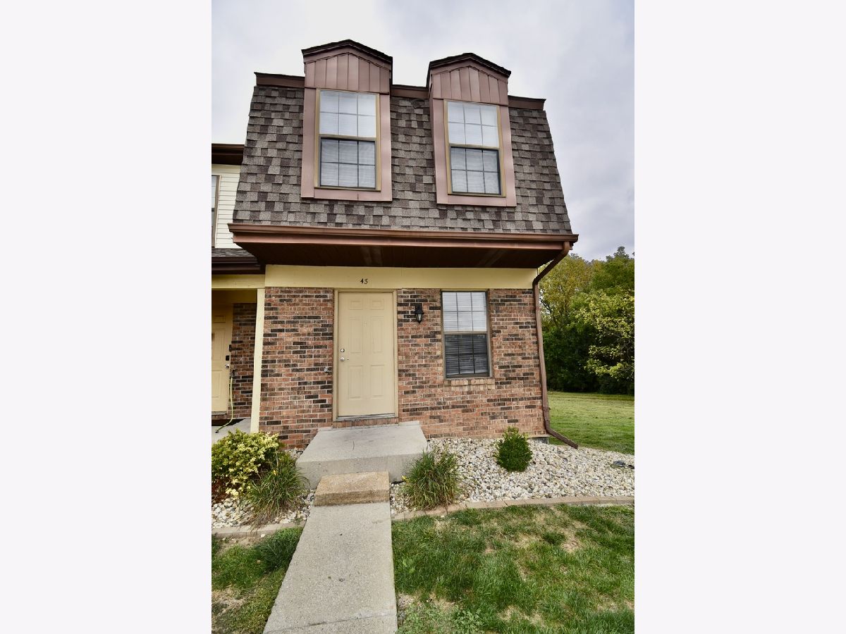 Condos & Townhomes Sold Woodridge Townhomes Normal Illinois, 700 Adelaide