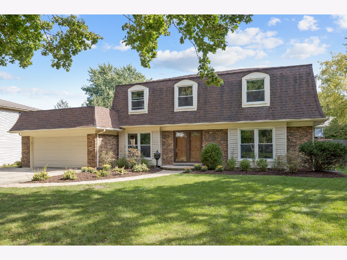 Homes Sold Regency Estates Libertyville Illinois, 909 Bedford