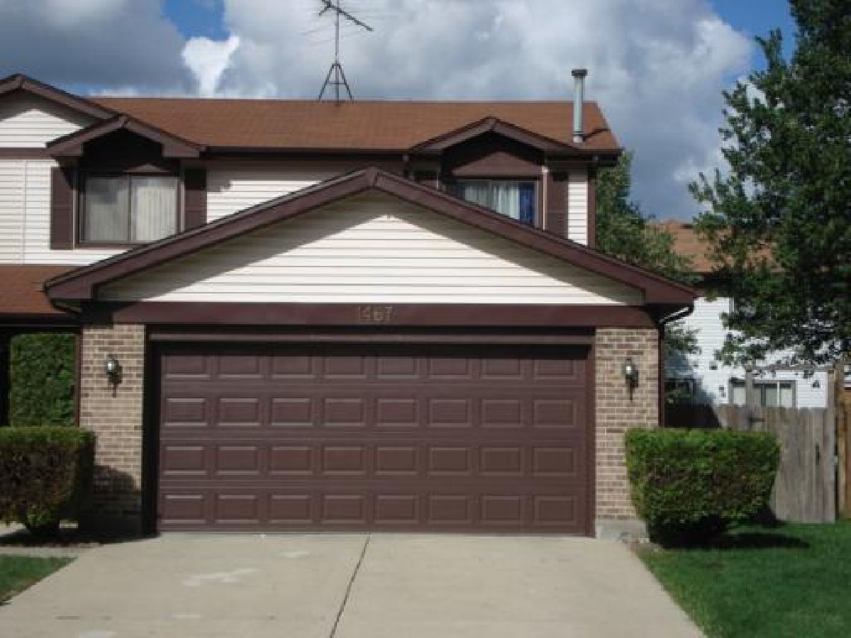 Townhomes Rented Malibu Wheeling Illinois, 1467 Chippewa