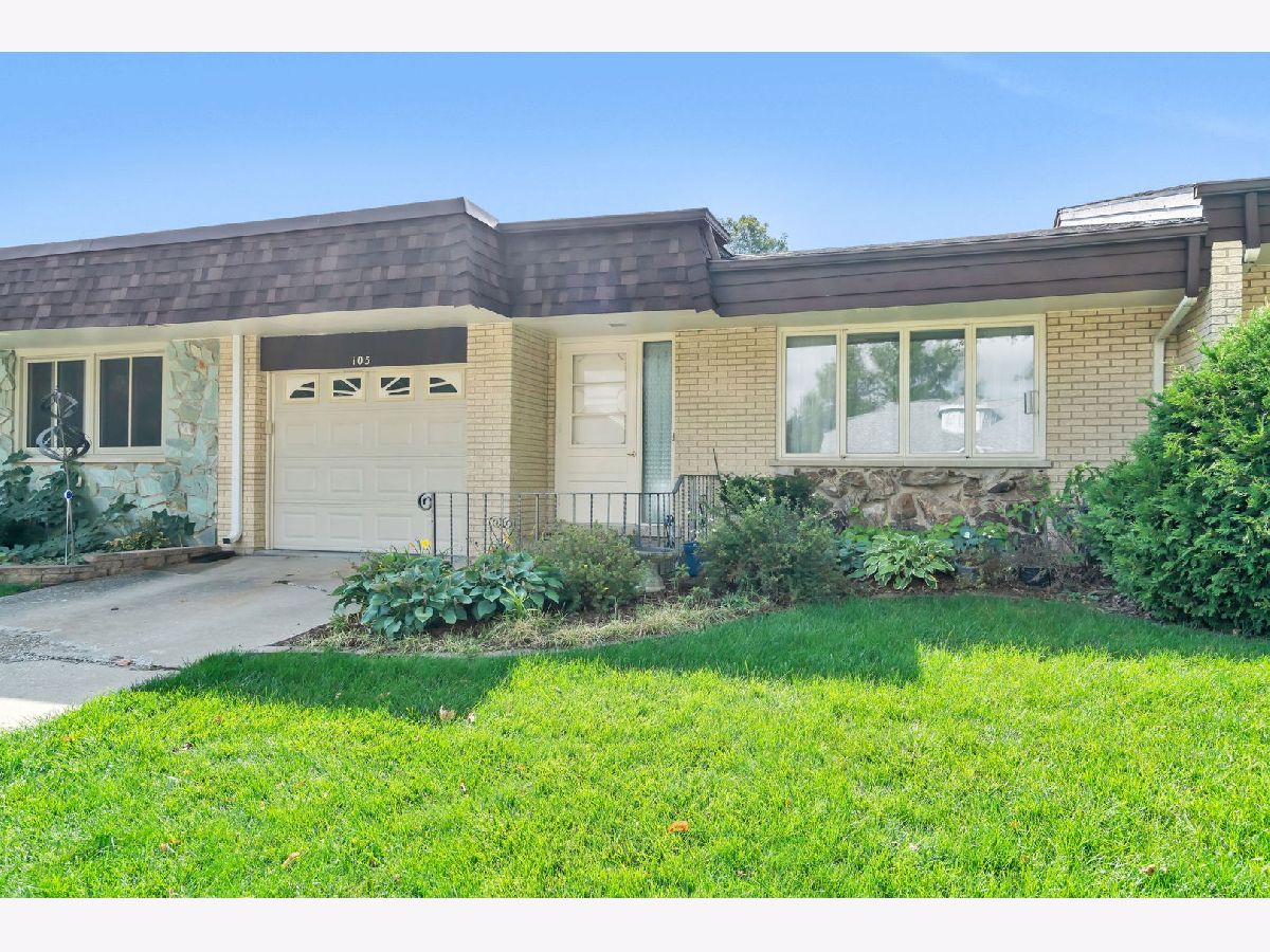 Condos & Townhomes & Homes Sold Green Acres Morris Illinois, 105 Green Acres