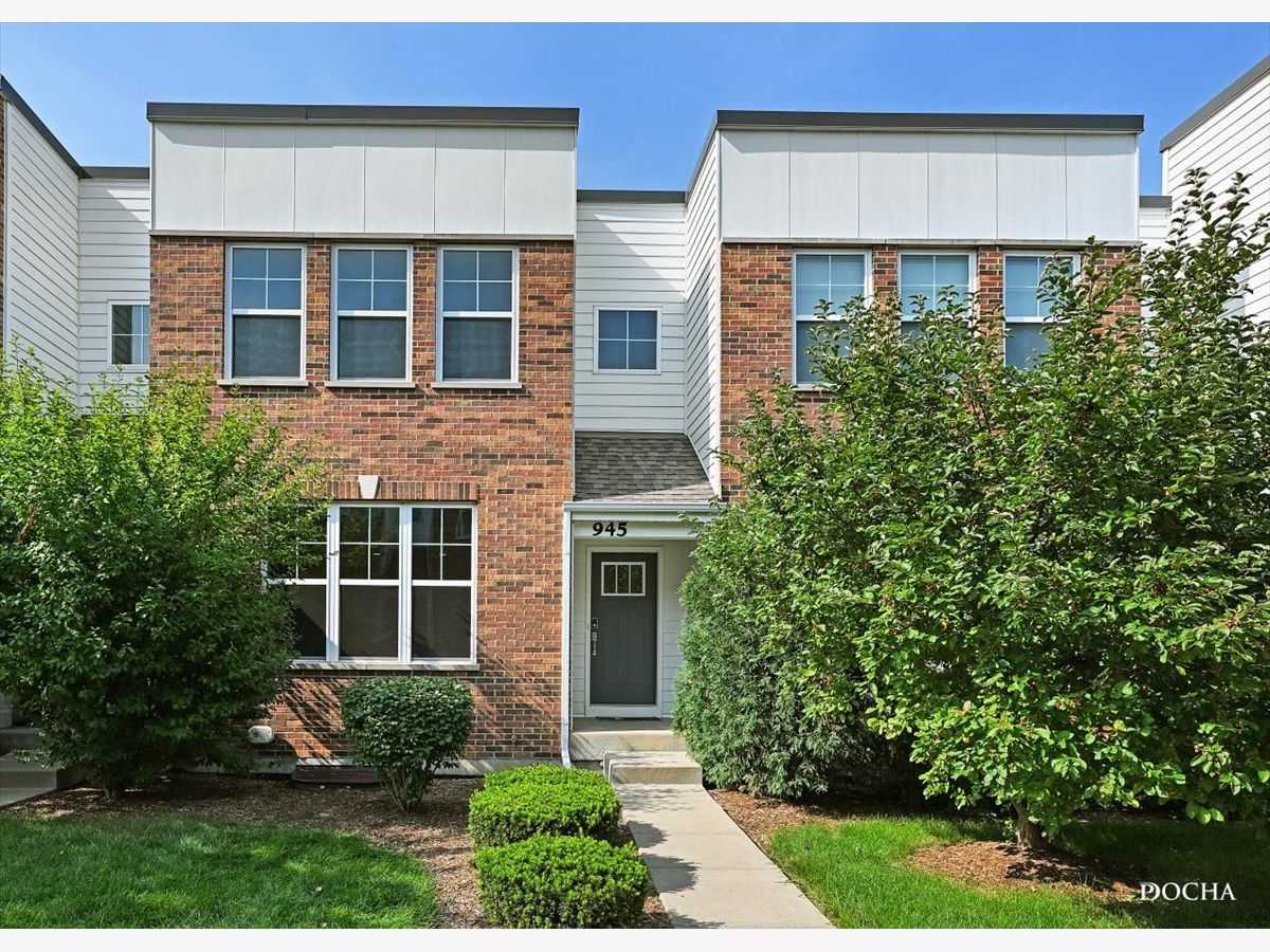 Townhomes Sold Union Square Aurora Illinois, 945 Times Square