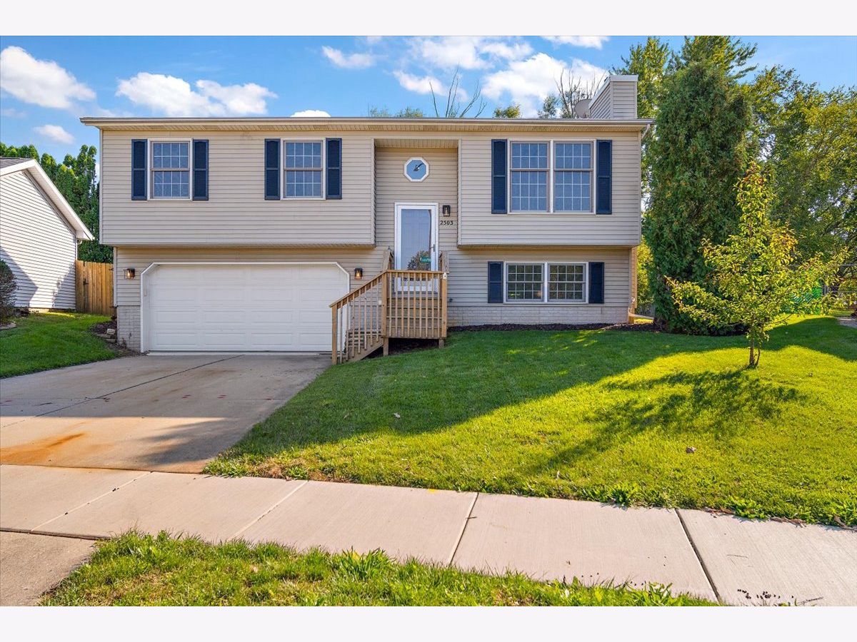 Homes & Condos & Townhomes Sold Hillcrest Bloomington Illinois, 2503 Slayton