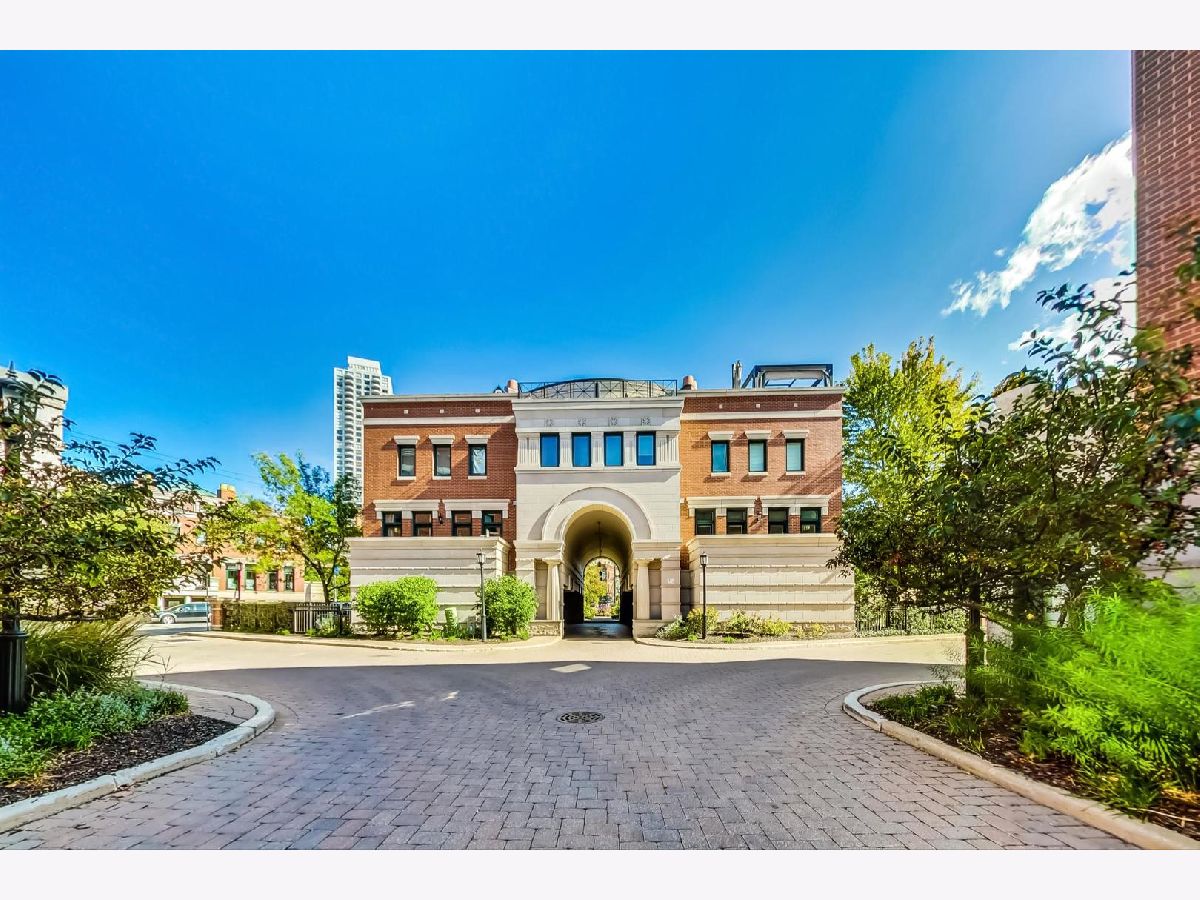 Townhomes Sold The Pointe Chicago Illinois, 424 Armitage