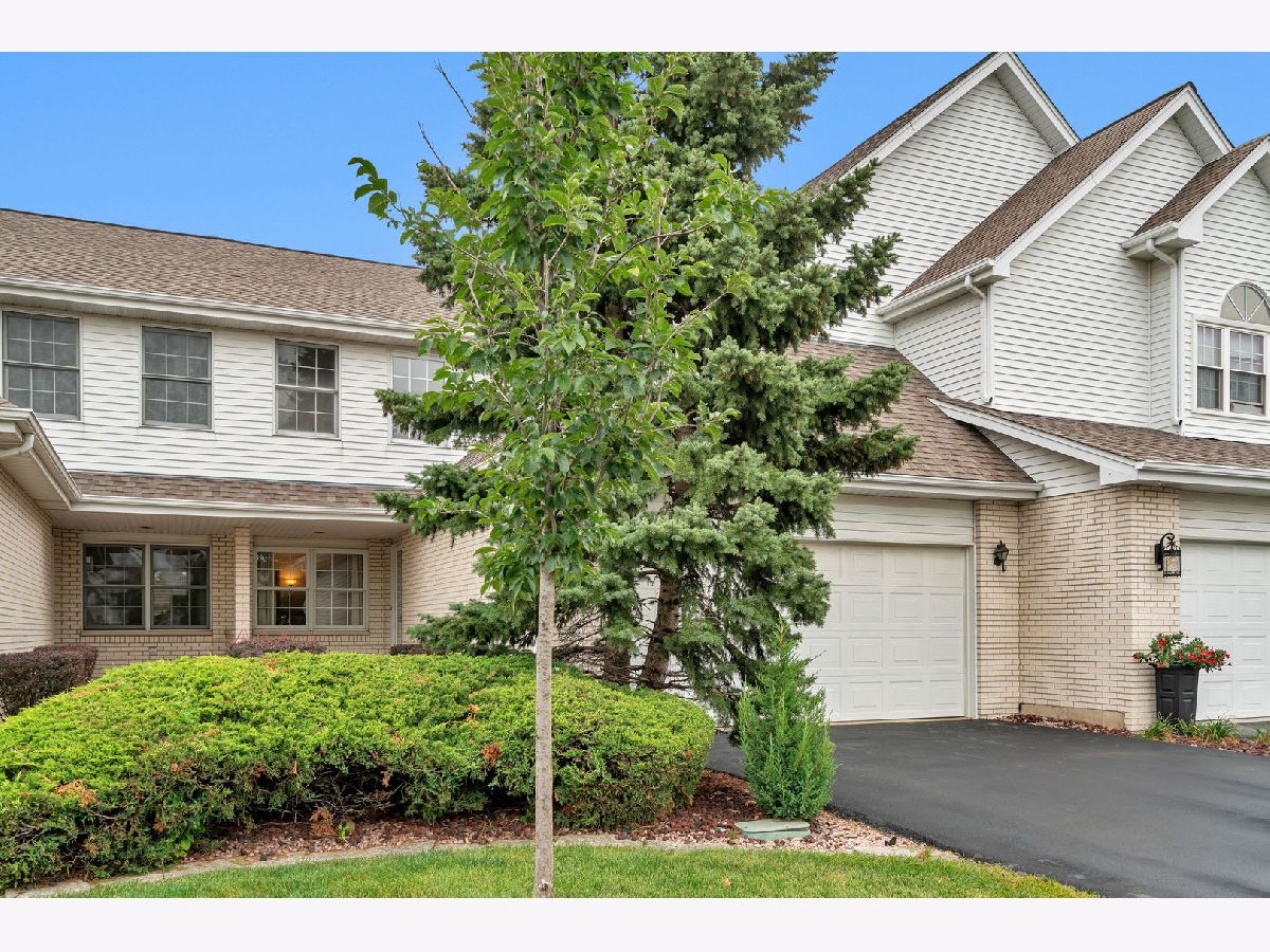 Townhomes & Condos & Homes Sold Centennial Village Orland Park Illinois, 15715 Liberty