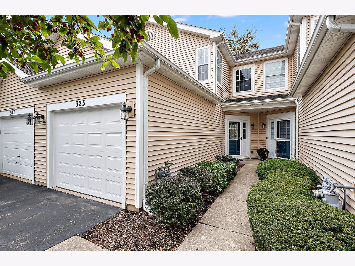 Townhomes Sold Meribel Schaumburg Illinois, 323 Glen Leven