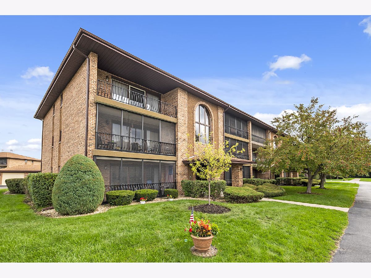 Condominiums Sold Heritage Hills Palos Hills Illinois, 11113 Heritage