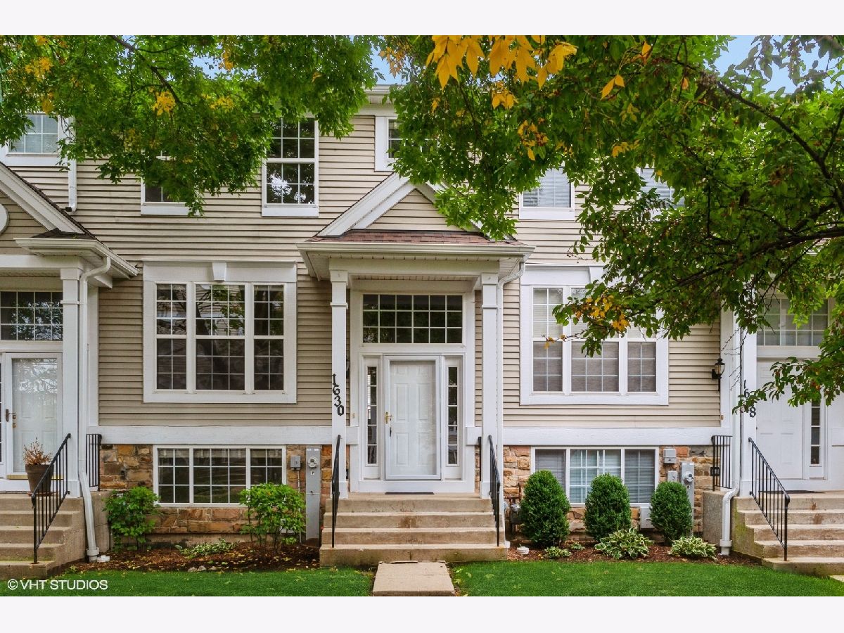 Townhomes Sold Aspen Place Arlington Heights Illinois, 1630 Fox Run