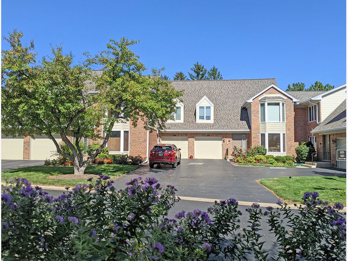 Condos & Townhomes Sold Courtyards Of Arlington Arlington Heights Illinois, 1657 Belmont