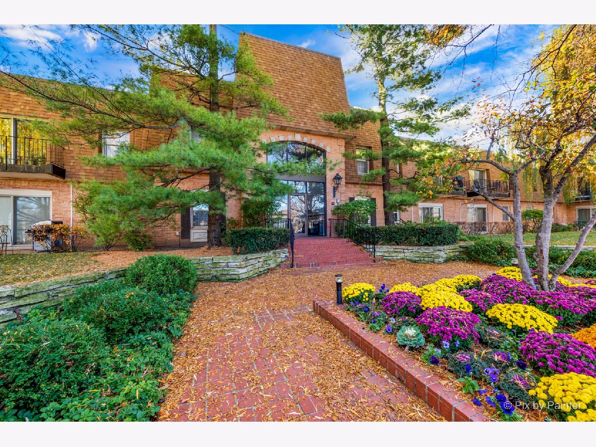 Condominiums Sold Brooke Estates Highland Park Illinois, 1220 Park