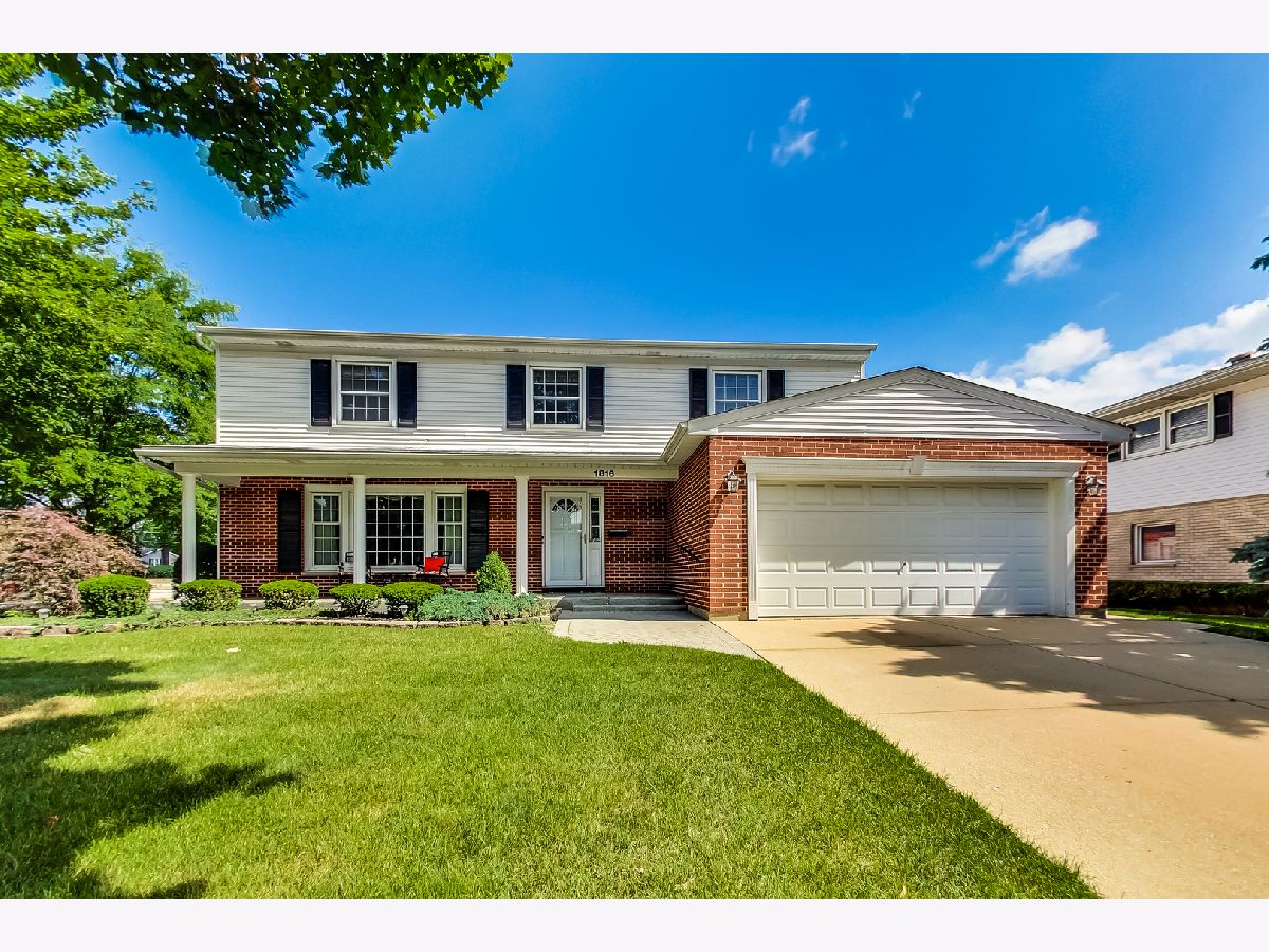 Homes Sold Arlington Terrace Arlington Heights Illinois, 1816 Robinhood