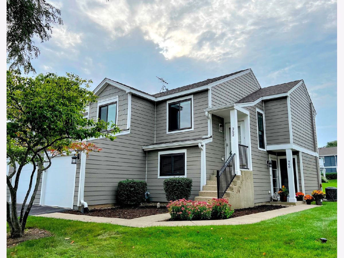 Townhomes & Condos & Homes Sold Summit Place Schaumburg Illinois, 962 Glouchester