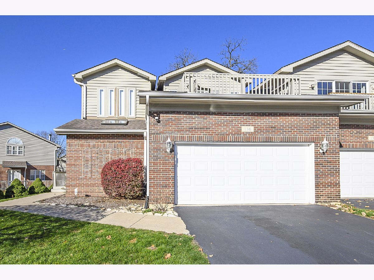 Townhomes & Condos & Homes Sold Willow Creek Willow Springs Illinois, 136 Willow Creek