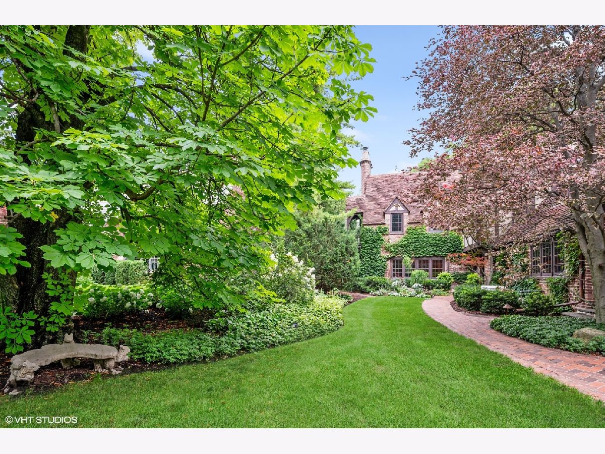 Homes & Condominiums Sold Indian Hill Estates Wilmette Illinois, 2744 Blackhawk