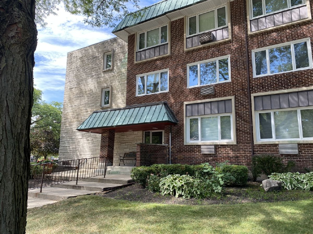 Townhomes & Condos & Homes Sold Regent Park Arlington Heights Illinois, 2812 Bel Aire