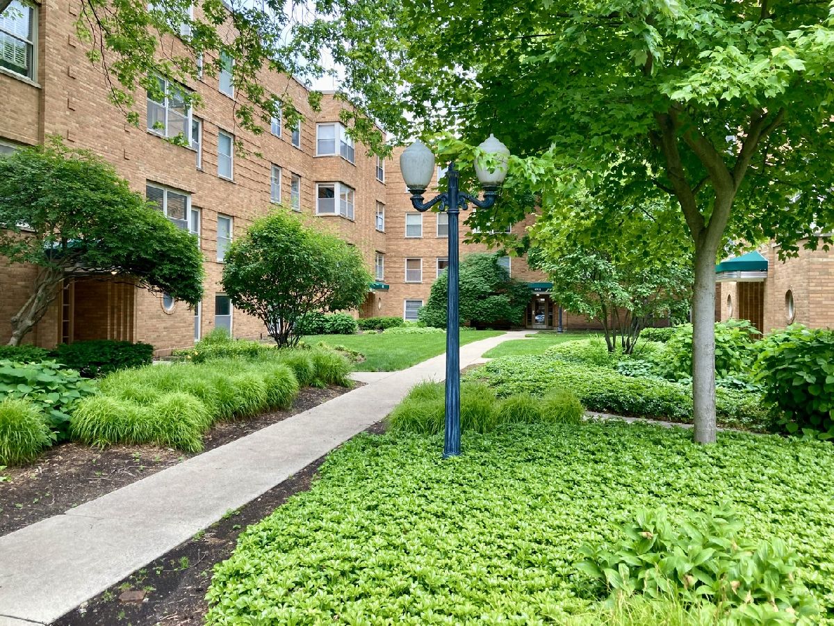 Condominiums Sold Wolcott Village Chicago Illinois, 4945 Wolcott