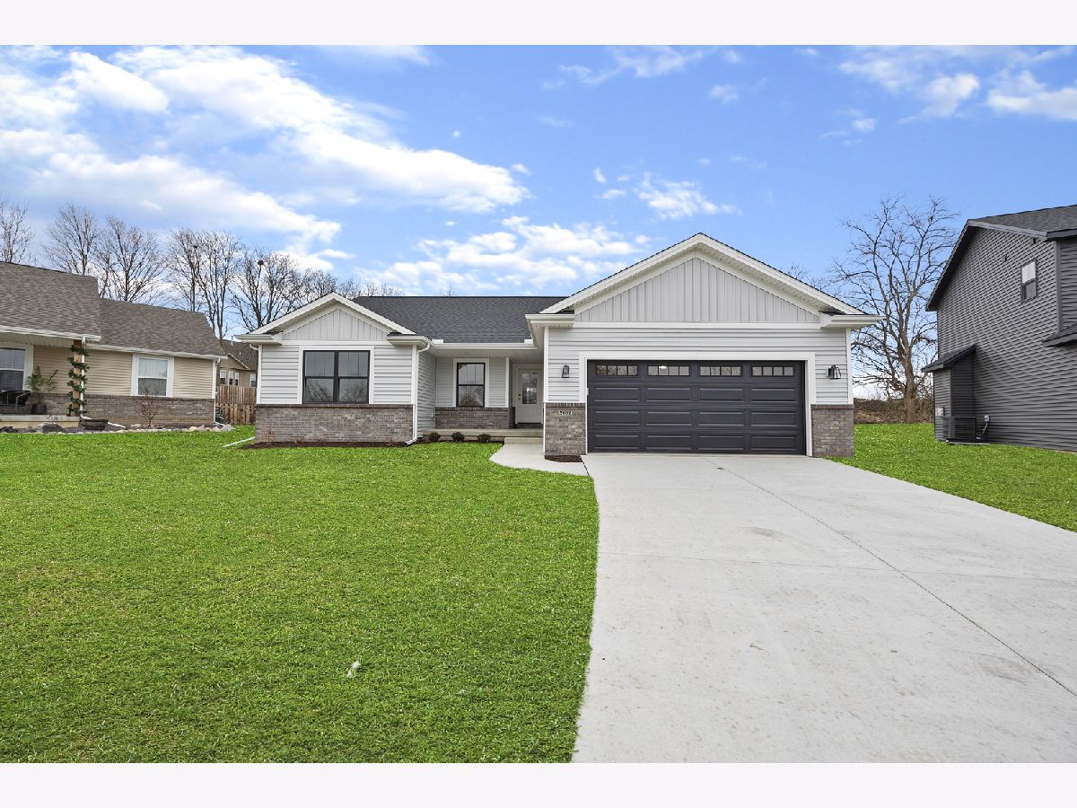 Homes & Condos & Townhomes Sold Wittenberg Woods Bloomington Illinois, 2602 Handel