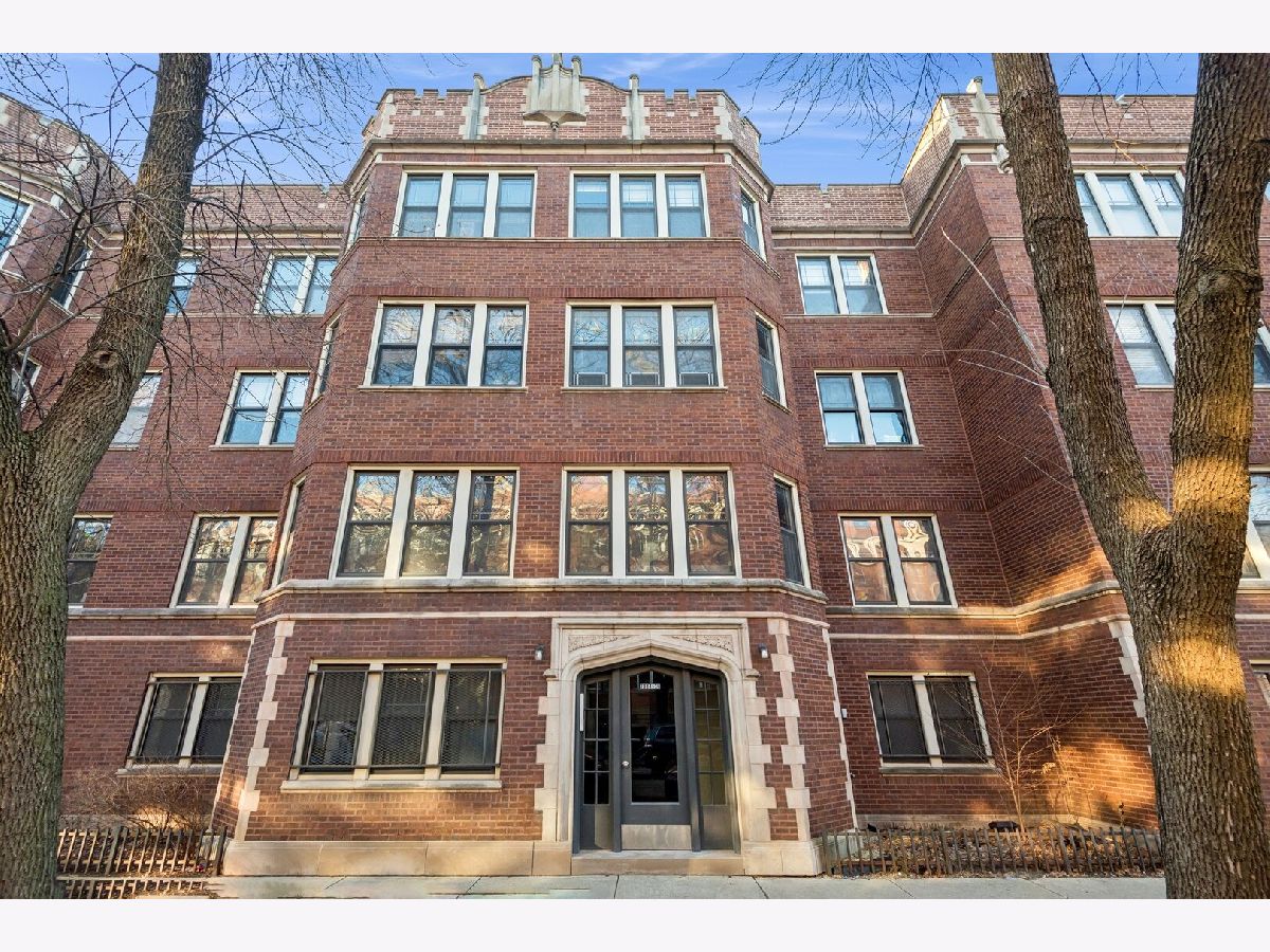  For Sale Chicago Illinois, 7034 Paulina Street