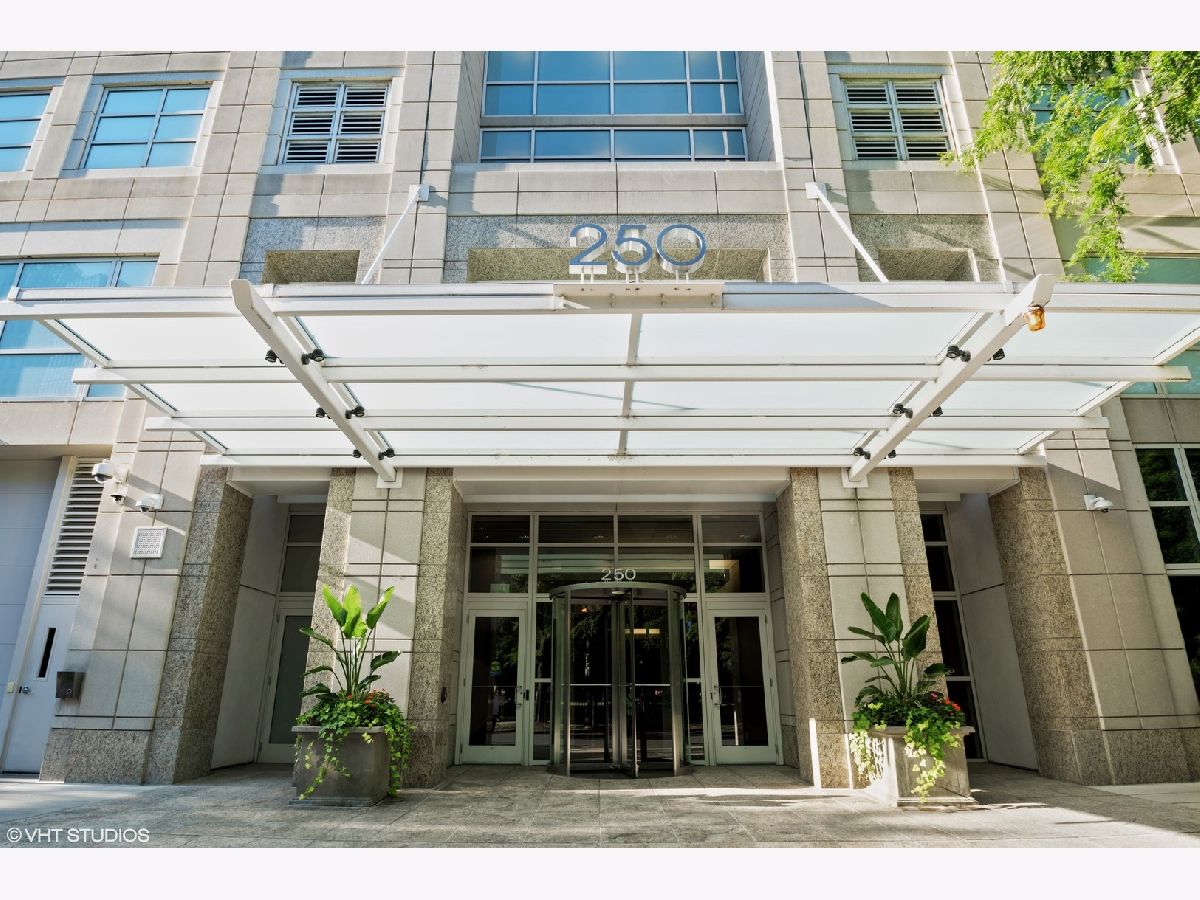 Condominiums Sold Pearson On The Park Chicago Illinois, 250 Pearson