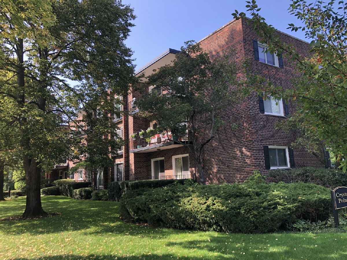 Condominiums Sold Crystal Point Lake Forest Illinois, 140 Franklin