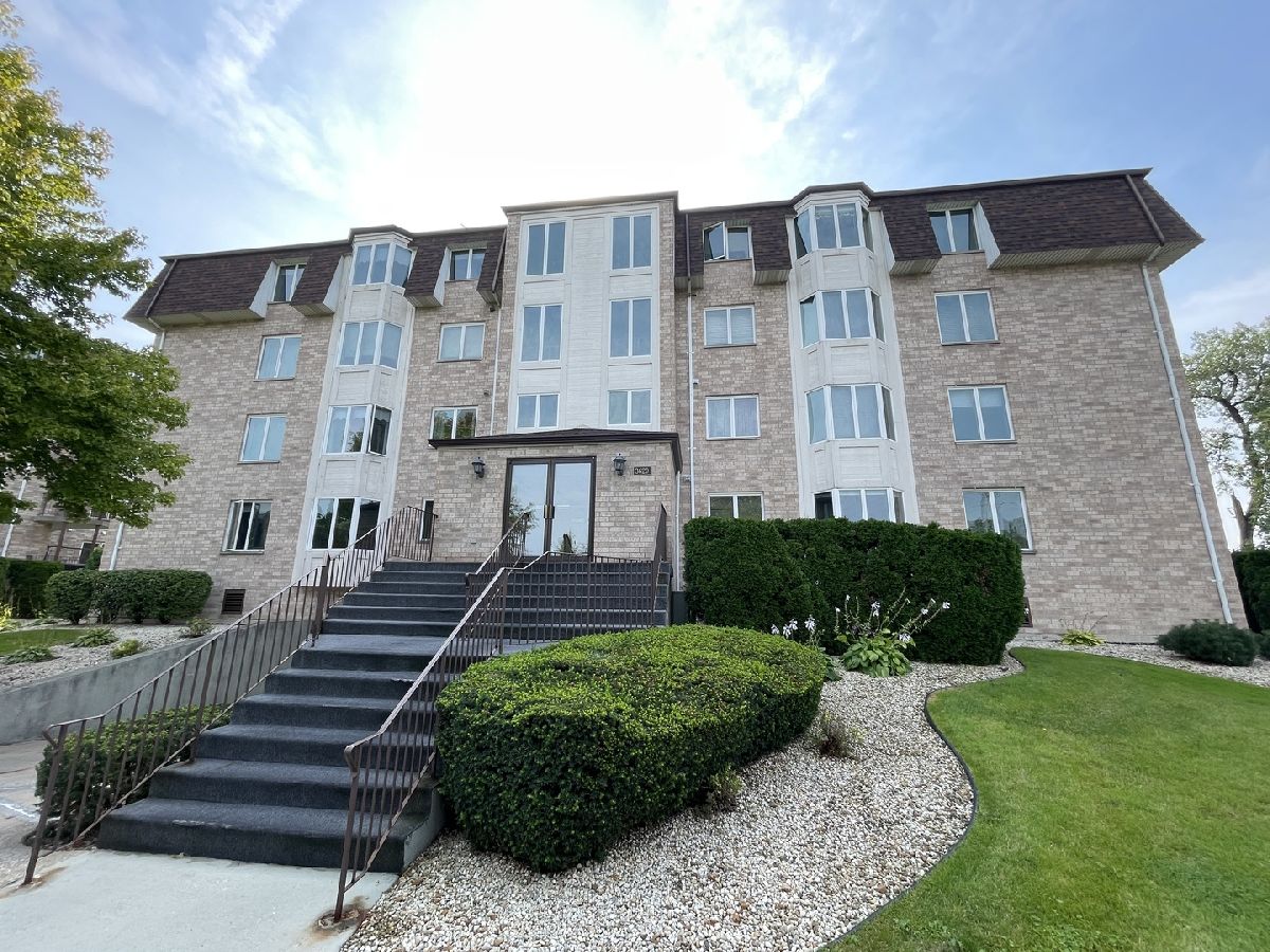 Condominiums Sold Lakeview Club Lansing Illinois, 3620 186th