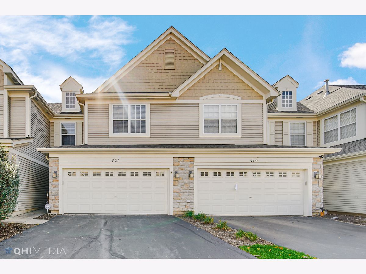 Townhomes Rented Woodland Lakes Aurora Illinois, 421 Vaughn