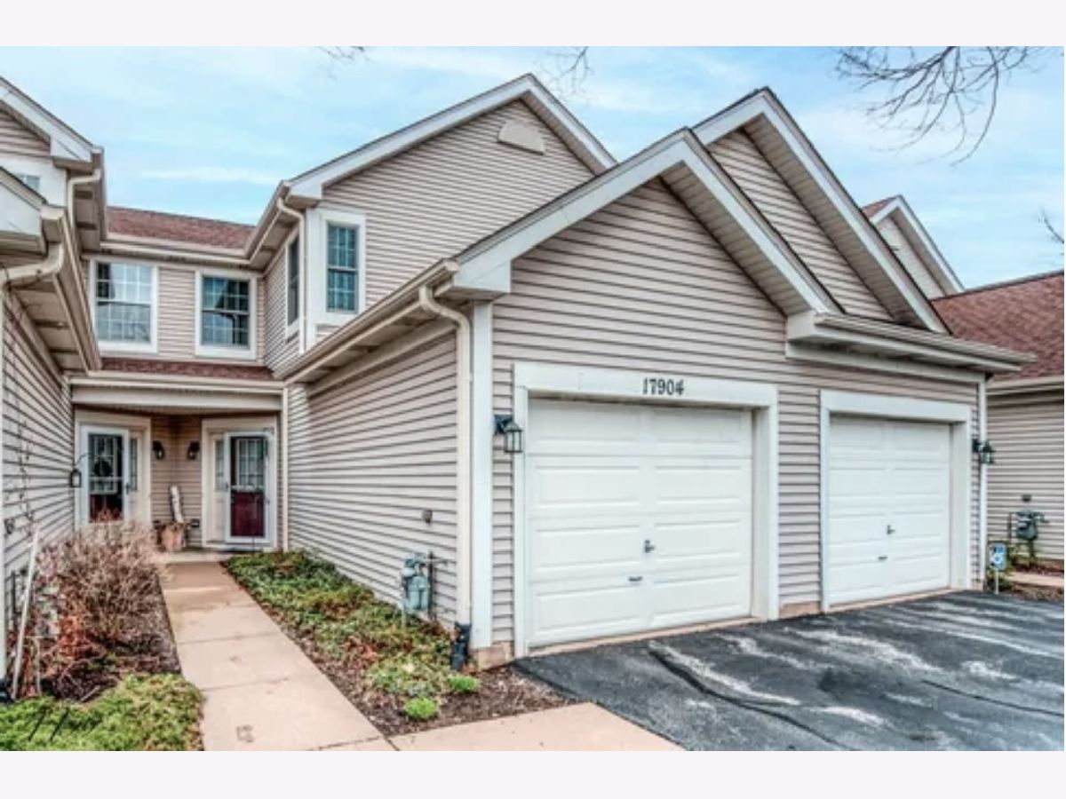 Townhomes & Homes Sold Bridlewood Gurnee Illinois, 17904 Braewick