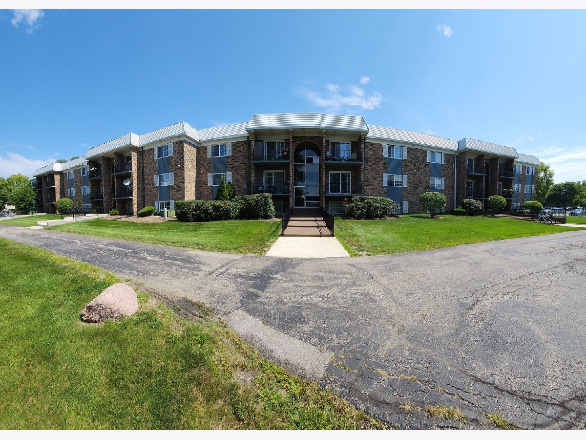 Condominiums Sold Arlington Glen Arlington Heights Illinois, 1619 Windsor