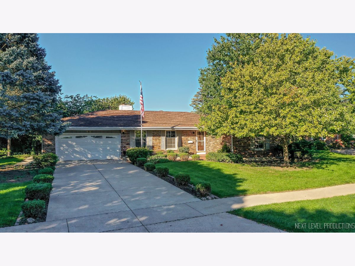 Homes Sold Sans Souci Aurora Illinois, 249 Carriage Hill