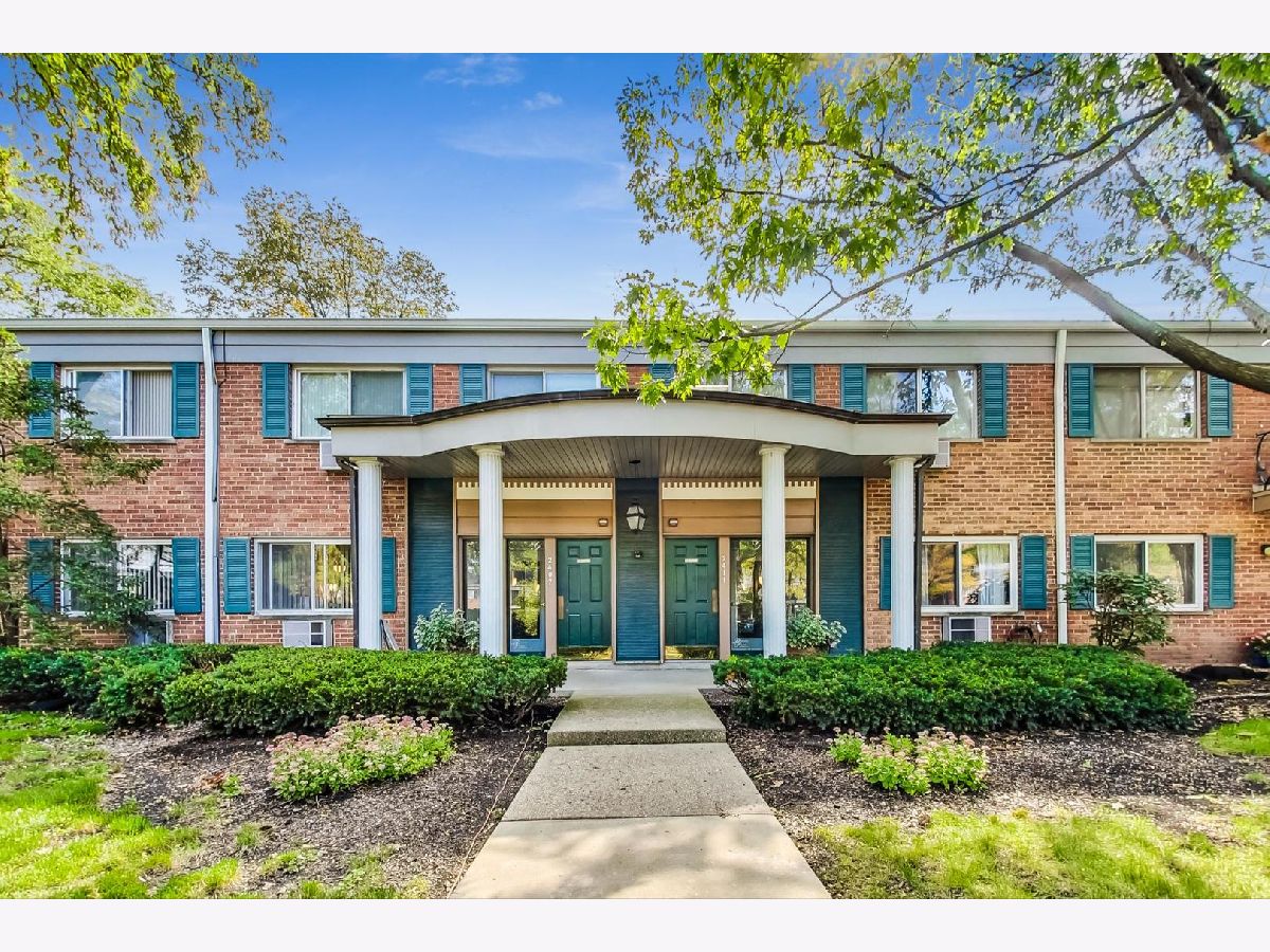 Condominiums & Homes Sold Brittany Place Arlington Heights Illinois, 2407 Goebbert