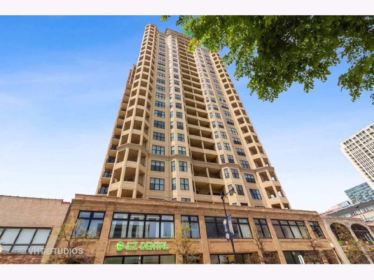 Condominiums Rented Marquee Chicago Illinois, 1464 Michigan