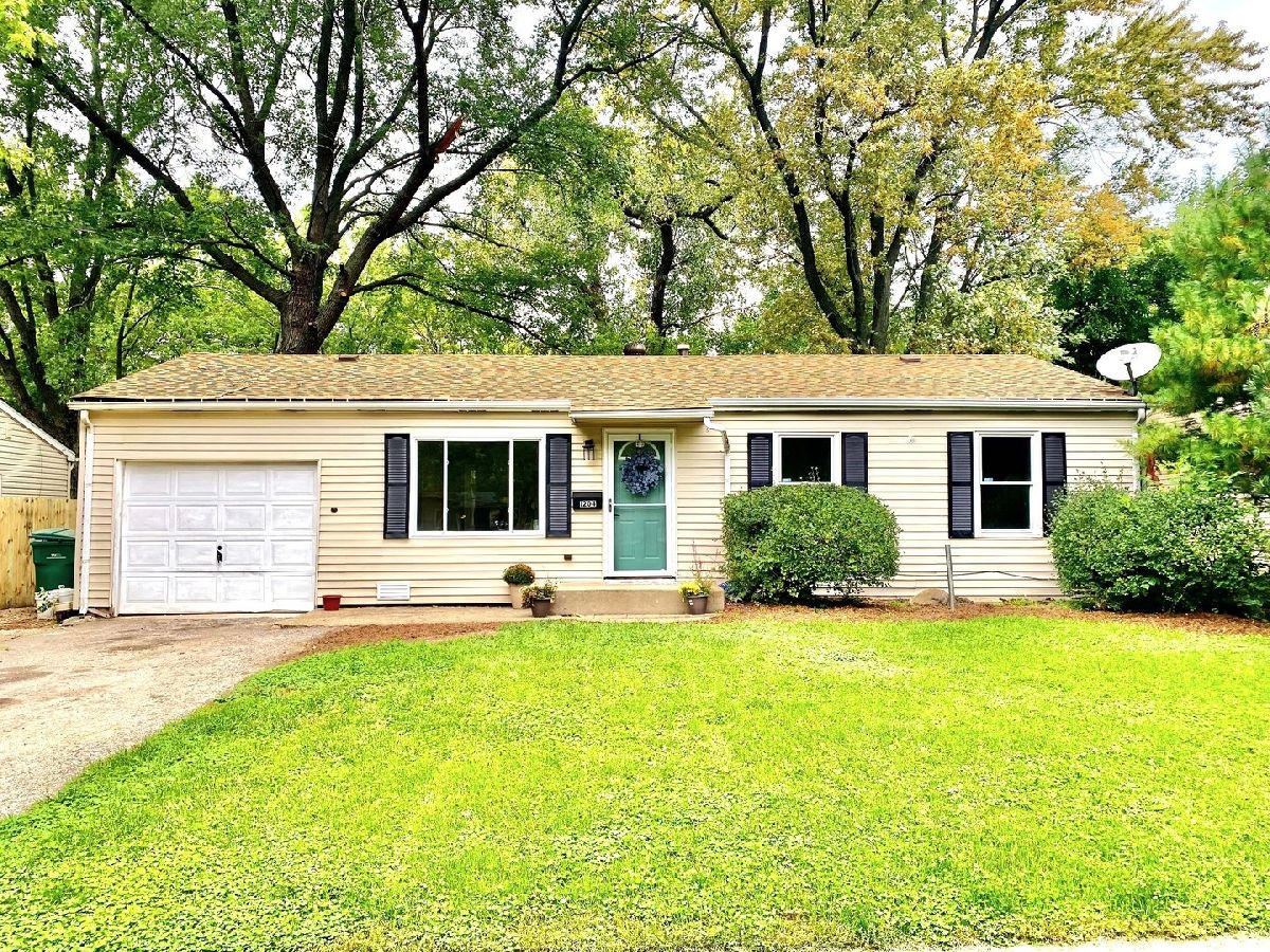 Homes & Condos & Townhomes Sold Bonnie Brae Lockport Illinois, 1204 Mccameron