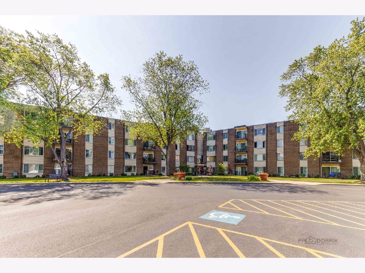 Condominiums Sold Park Towne Palatine Illinois, 140 Wood