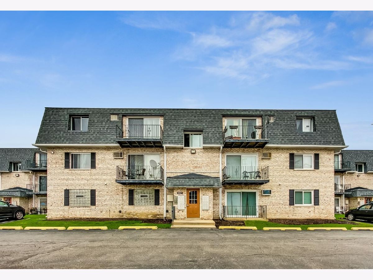 Condominiums Sold Baldwin Court Palatine Illinois, 1307 Baldwin