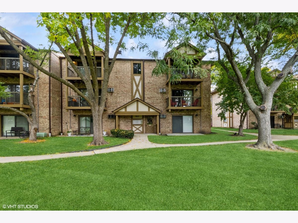Condominiums Sold Church Creek Arlington Heights Illinois, 821 Dwyer