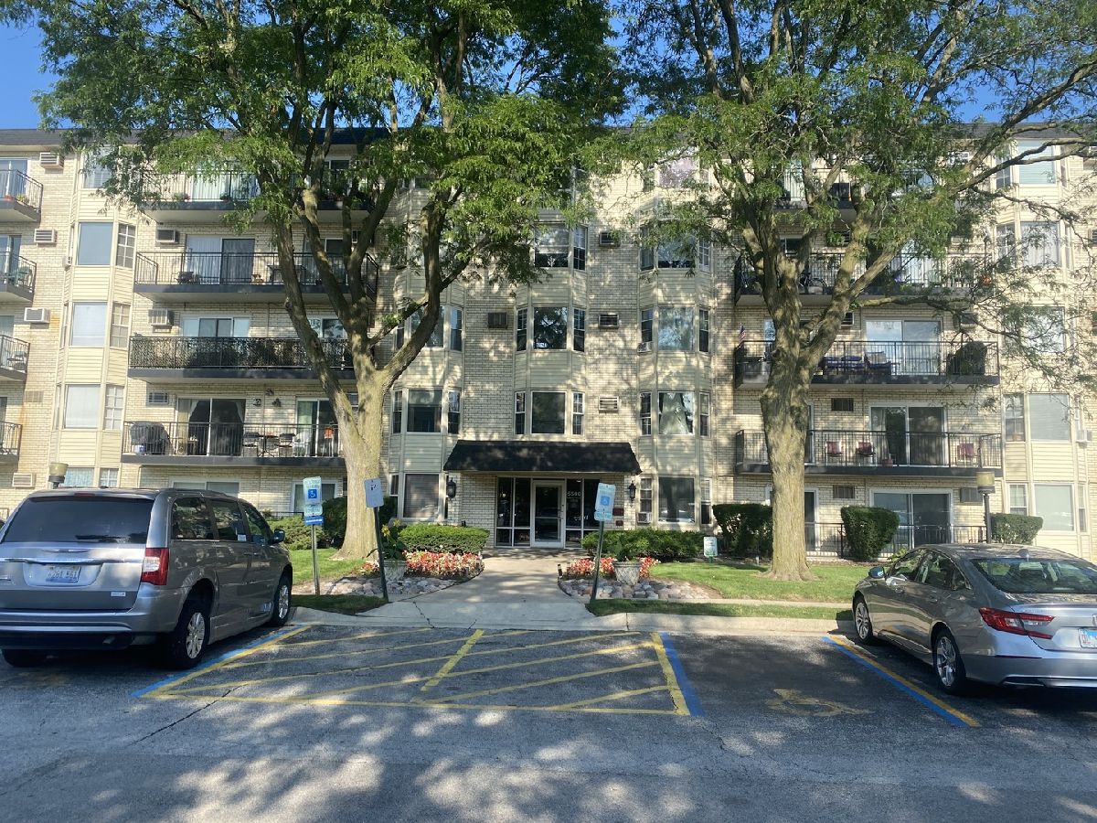 Condominiums Sold Edens Point Morton Grove Illinois, 5506 Lincoln
