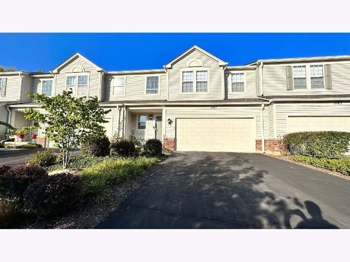 Townhomes & Homes Rented Country Club Village Aurora Illinois, 1187 Pensacola