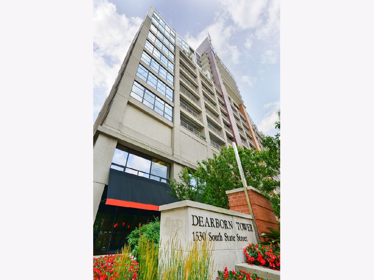 Condos & Townhomes Sold Dearborn Tower Chicago Illinois, 1530 State