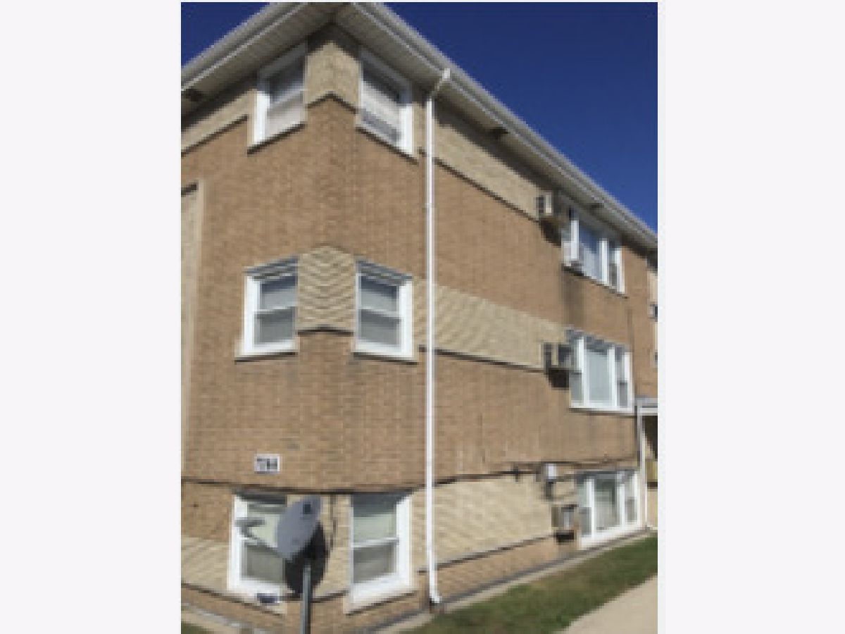Rented Summit Illinois, 7244 Archer