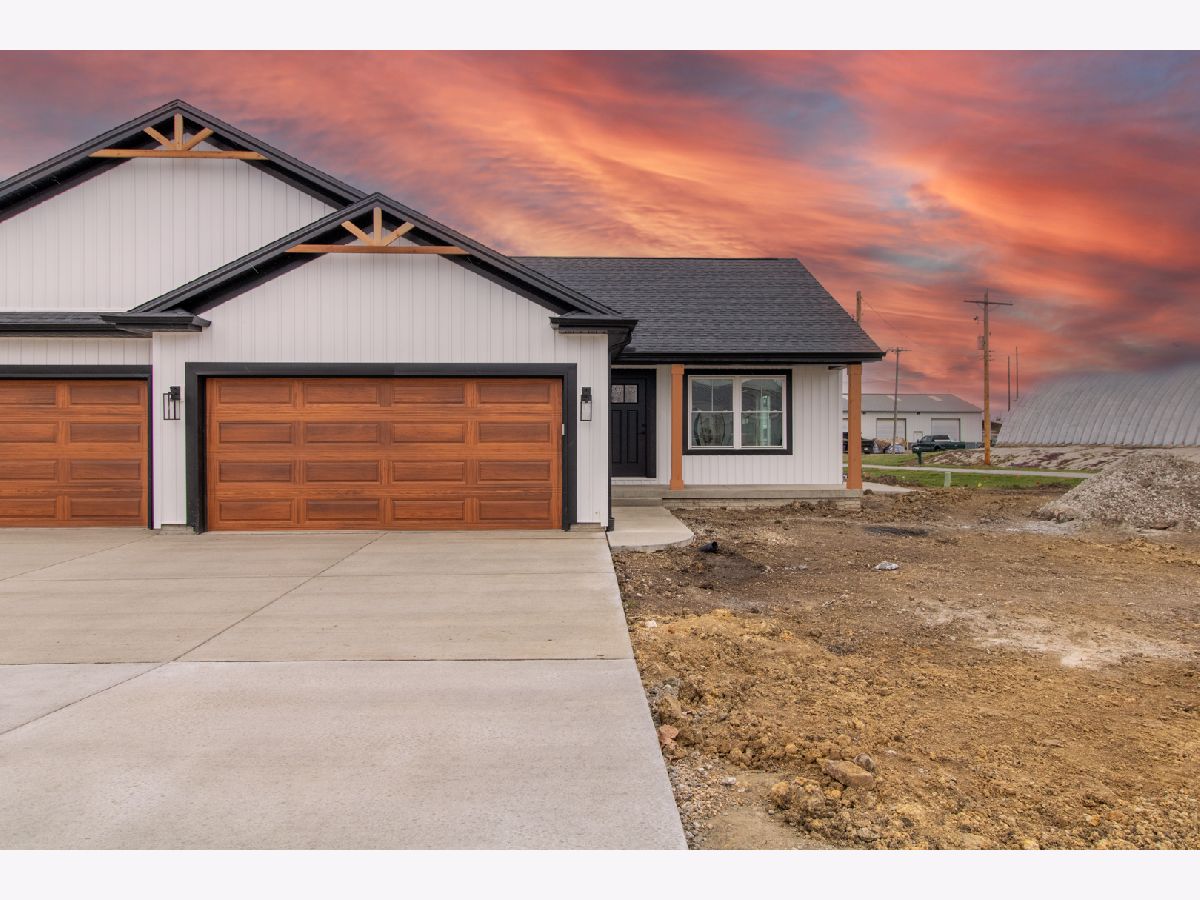  Sold Lexington Illinois, 302 Grove