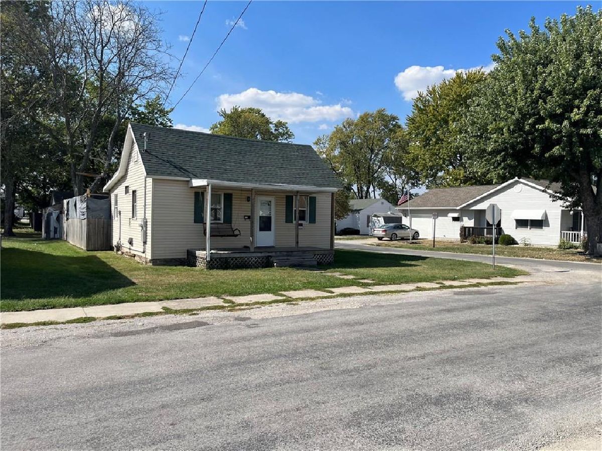  Sold Effingham , 111 Cherry