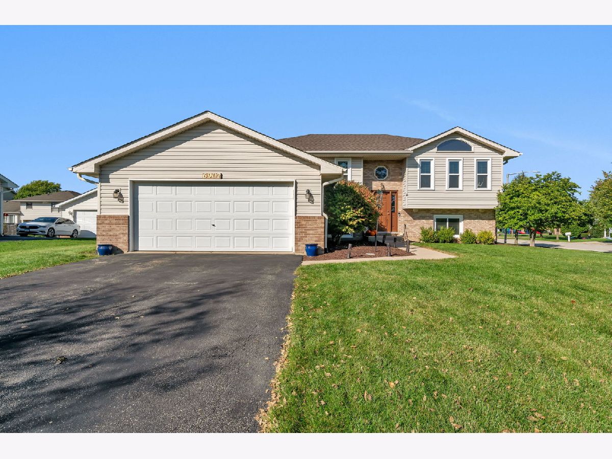 Homes Sold Cumberland South Joliet Illinois, 6907 Monmouth
