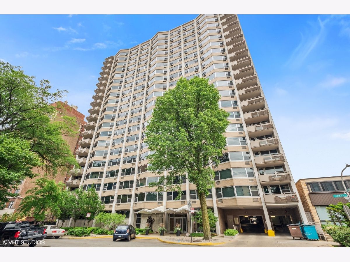 Condominiums Rented 555 Cornelia Condos Chicago Illinois, 555 Cornelia