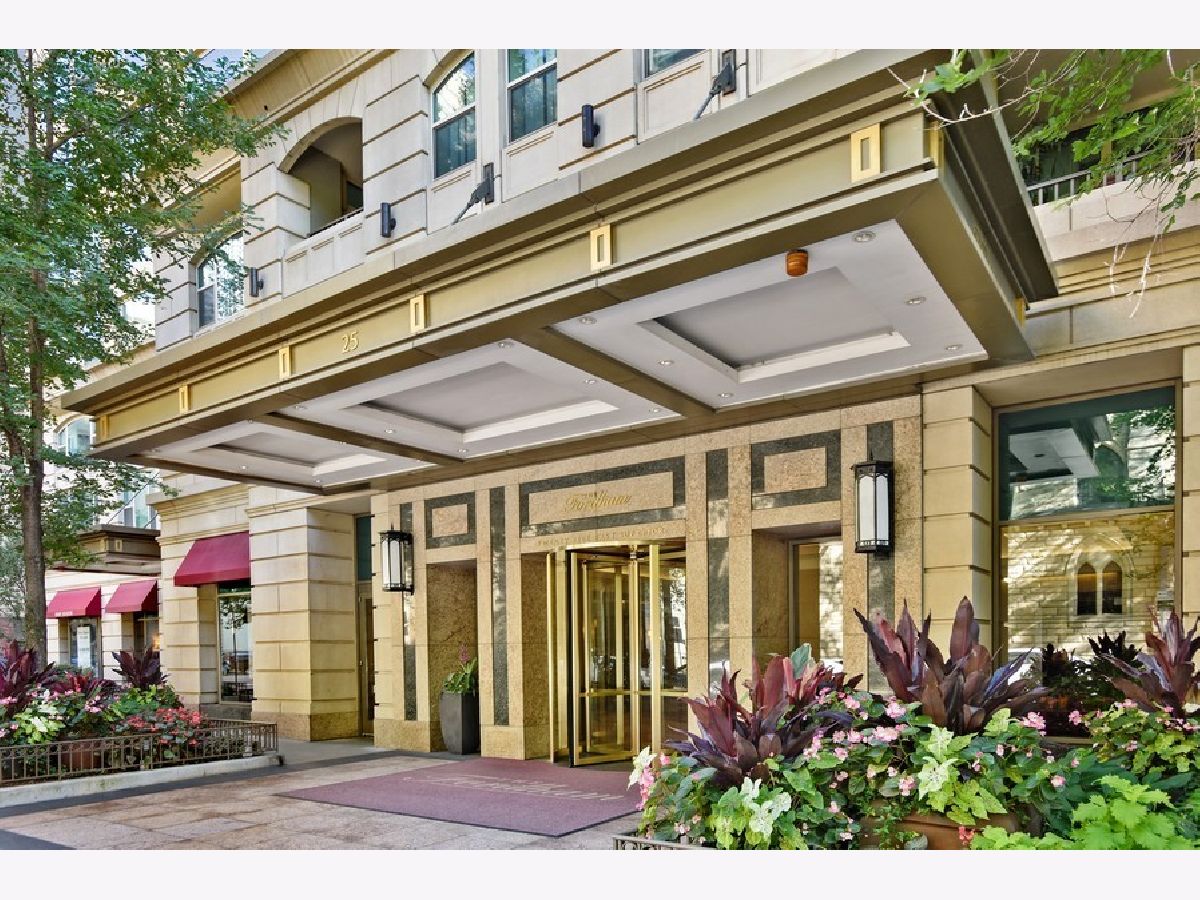 Condos & Townhomes Rented Fordham Chicago Illinois, 25 Superior