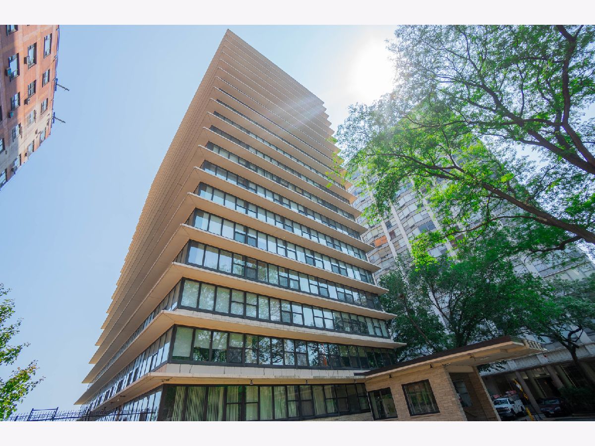 Condominiums Rented Beach Point Tower Chicago Illinois, 5801 Sheridan