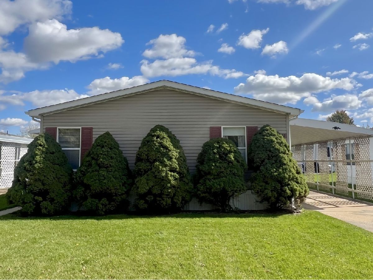 Subdivision Sold Southmoore Estates Dekalb Illinois, 822 Bel Aire