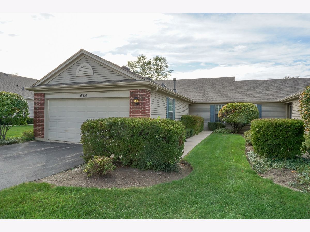 Condos & Townhomes Sold Bradford Place Clubs Round Lake Illinois, 626 Curran
