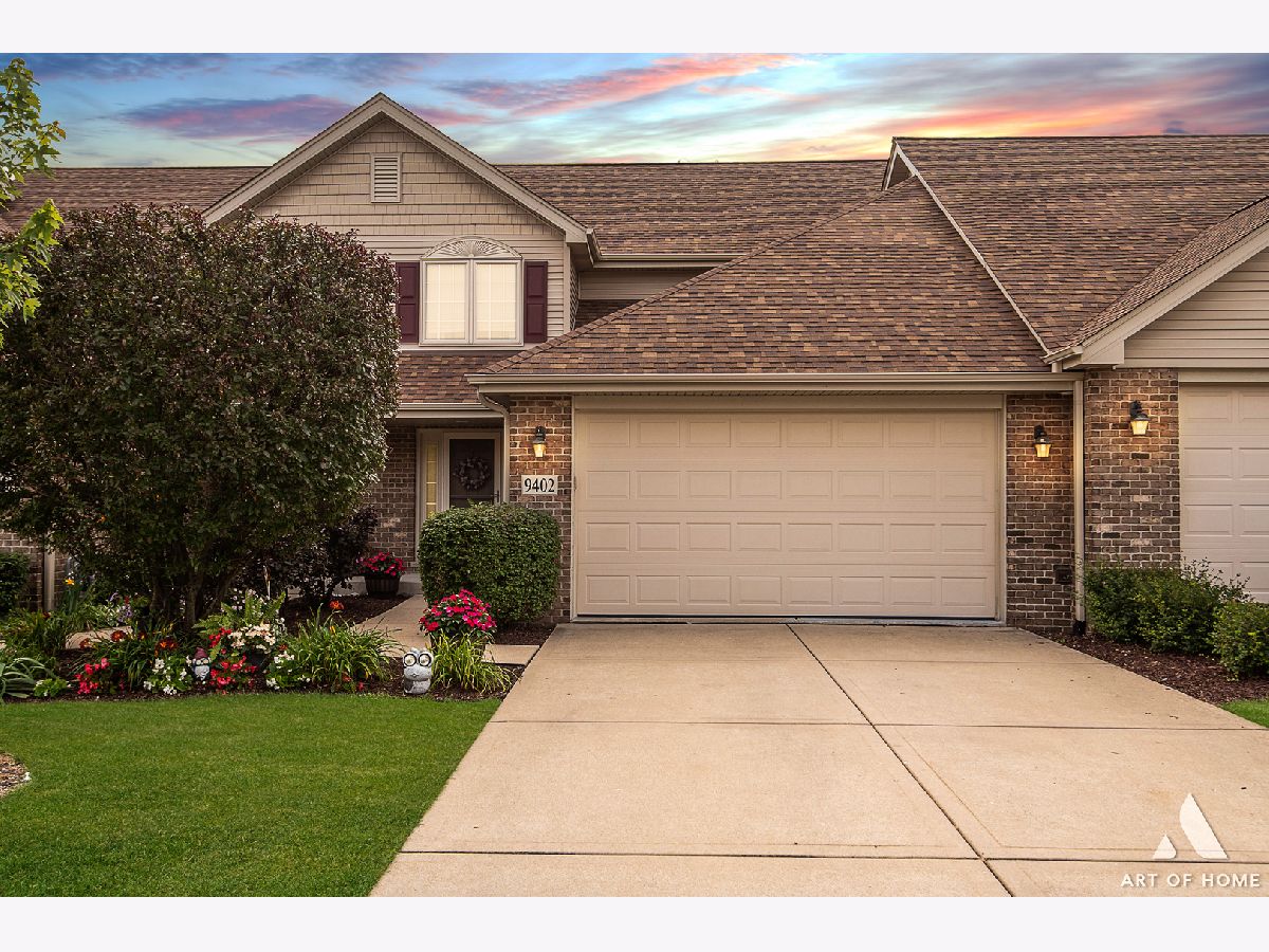 Townhomes Sold Equestrian Ridge Hickory Hills Illinois, 9402 Saratoga