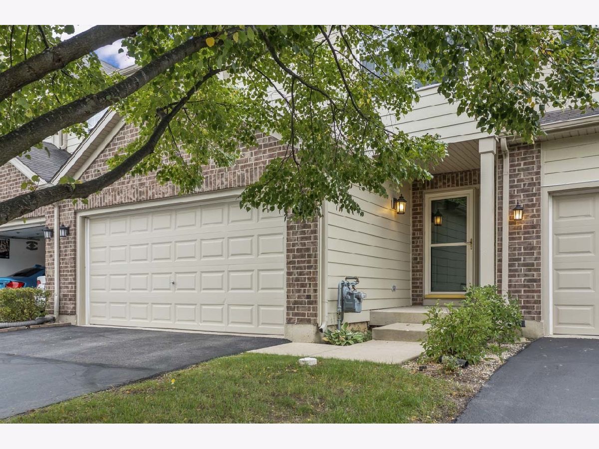 Townhomes & Condos & Homes Sold Abbey Ridge Mchenry Illinois, 5307 Glenbrook