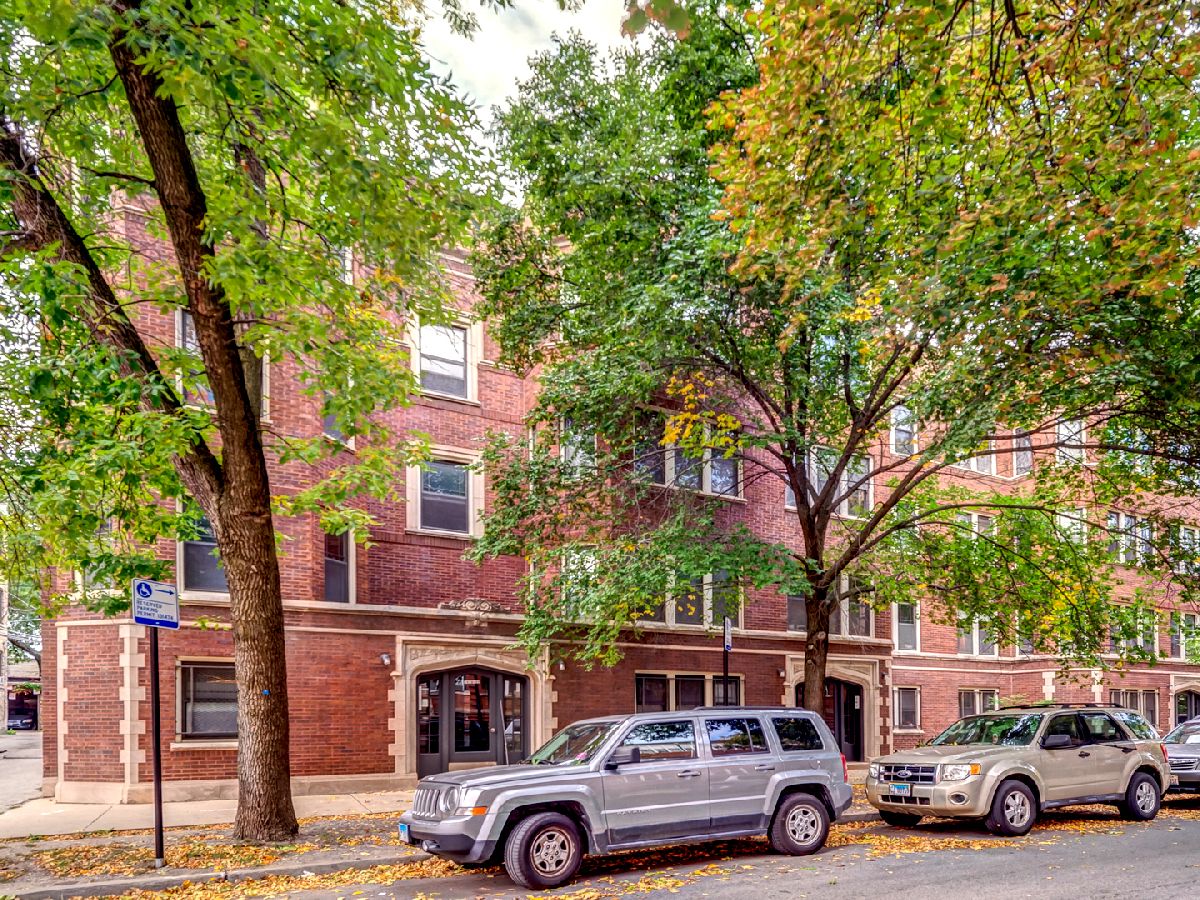 Condos & Townhomes Rented Bella Vita Condominiums Chicago Illinois, 7020 Paulina