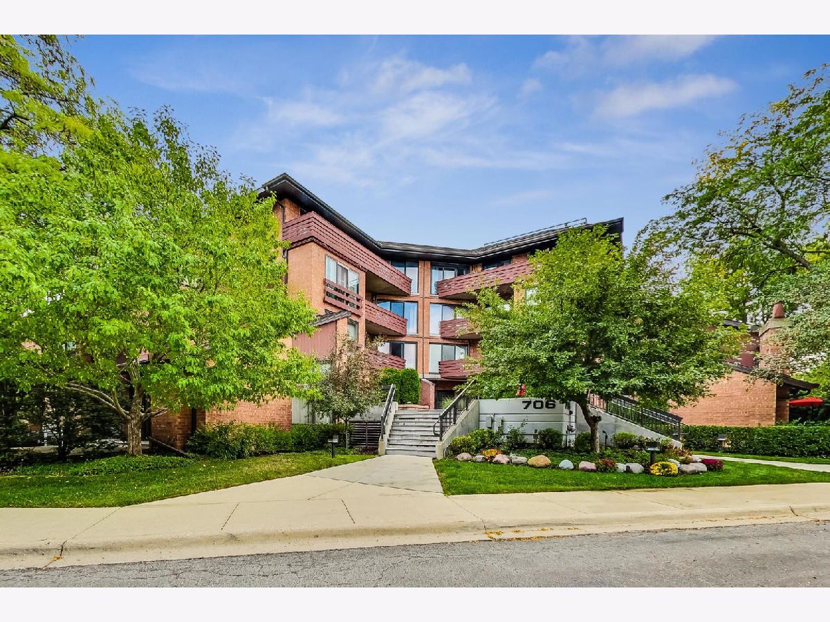 Condos & Townhomes Sold Orchard Glen Glenview Illinois, 706 Waukegan